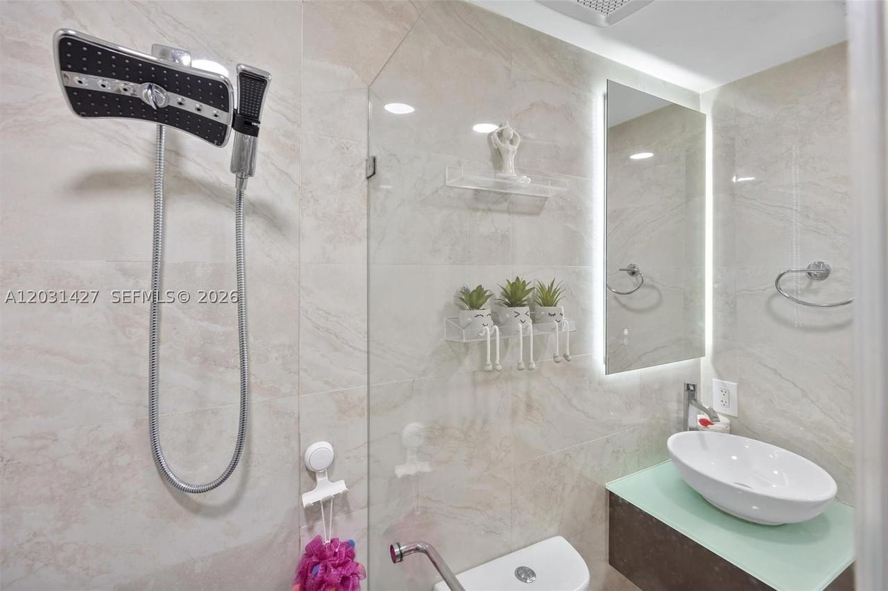 Real estate property located at 14623 125th Pl, Miami-dade, Deerwood Villas Sec 1, Miami, FL
