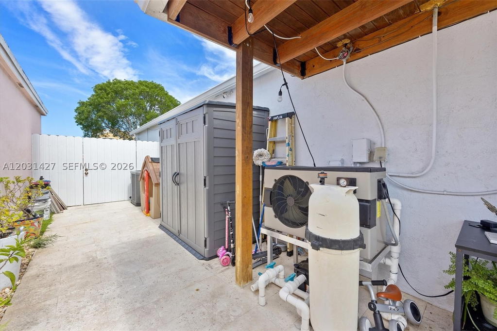 Real estate property located at 14623 125th Pl, Miami-dade, Deerwood Villas Sec 1, Miami, FL