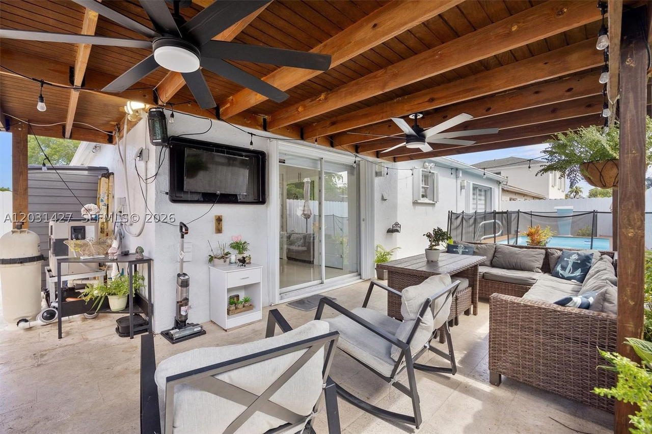 Real estate property located at 14623 125th Pl, Miami-dade, Deerwood Villas Sec 1, Miami, FL