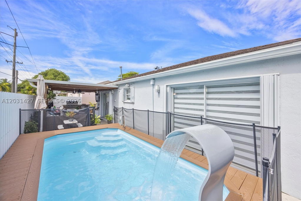 Real estate property located at 14623 125th Pl, Miami-dade, Deerwood Villas Sec 1, Miami, FL
