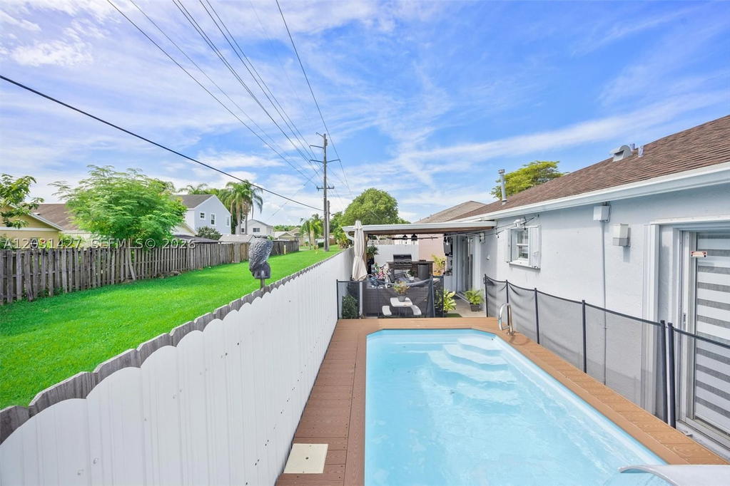 Real estate property located at 14623 125th Pl, Miami-dade, Deerwood Villas Sec 1, Miami, FL