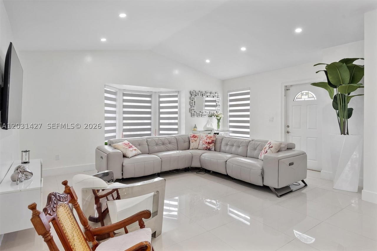 Real estate property located at 14623 125th Pl, Miami-dade, Deerwood Villas Sec 1, Miami, FL