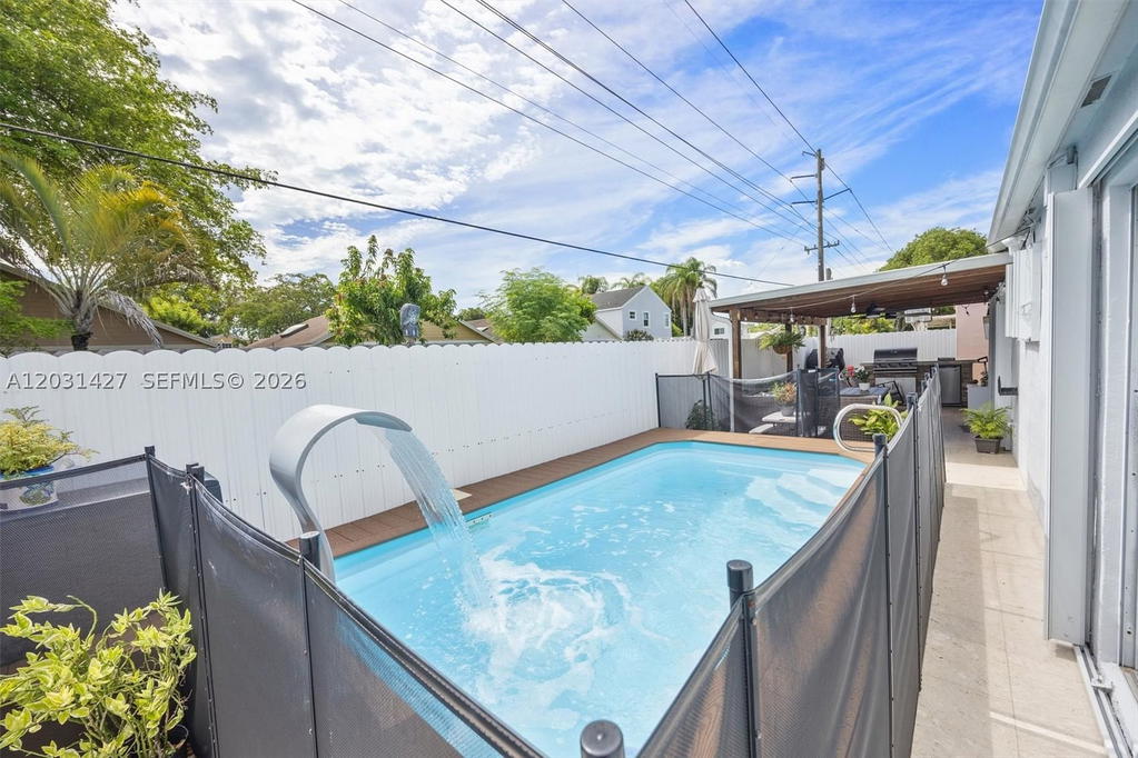 Real estate property located at 14623 125th Pl, Miami-dade, Deerwood Villas Sec 1, Miami, FL