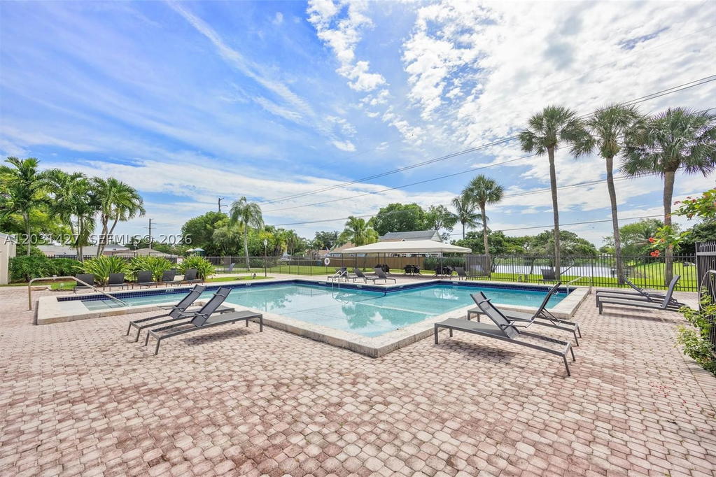 Real estate property located at 14623 125th Pl, Miami-dade, Deerwood Villas Sec 1, Miami, FL