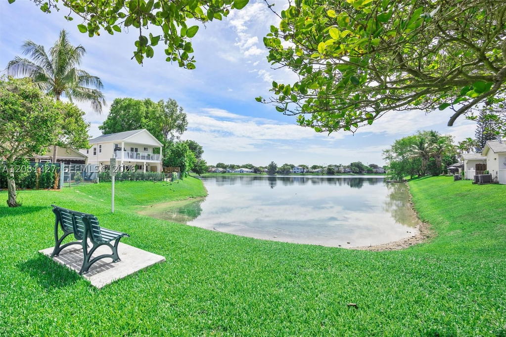 Real estate property located at 14623 125th Pl, Miami-dade, Deerwood Villas Sec 1, Miami, FL