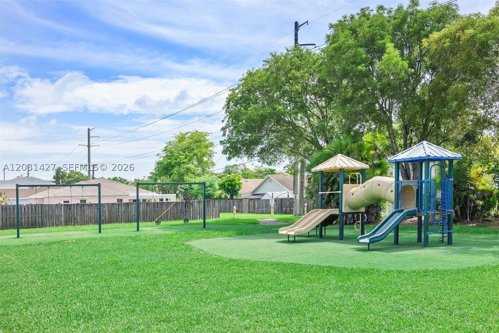 Real estate property located at 14623 125th Pl, Miami-dade, Deerwood Villas Sec 1, Miami, FL