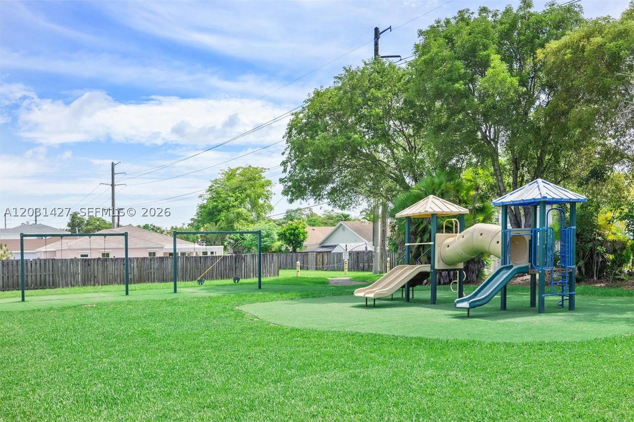 Real estate property located at 14623 125th Pl, Miami-dade, Deerwood Villas Sec 1, Miami, FL