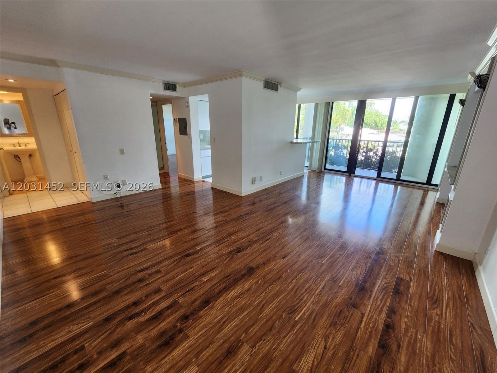 Real estate property located at 1301 River Reach Dr #106, Broward, River Reach Condominium V, Fort Lauderdale, FL
