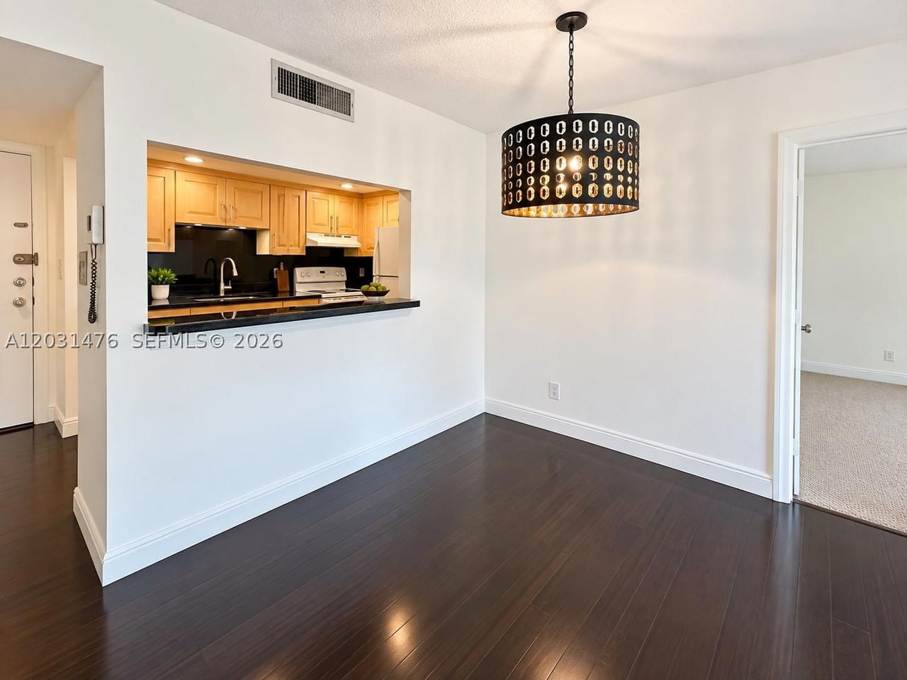 Real estate property located at 140 Lakeview Dr #211, Broward, Building One Of Racquet C, Weston, FL