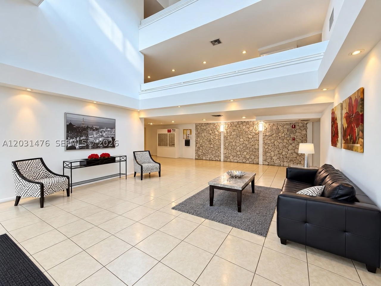Real estate property located at 140 Lakeview Dr #211, Broward, Building One Of Racquet C, Weston, FL