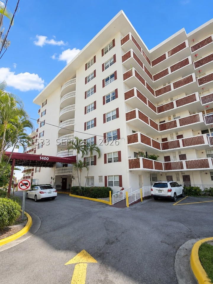 Real estate property located at 3660 166th St #805, Miami-dade, Eastern Shores White Hous, North Miami Beach, FL