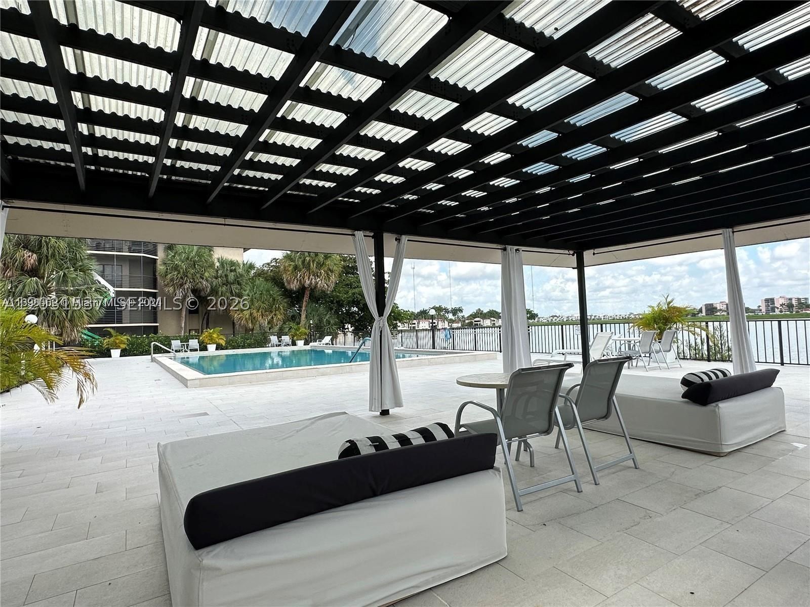 Real estate property located at 601 Ives Dairy Rd #401-8, Miami-dade, Summertree Vilg Calif Cl, Miami, FL