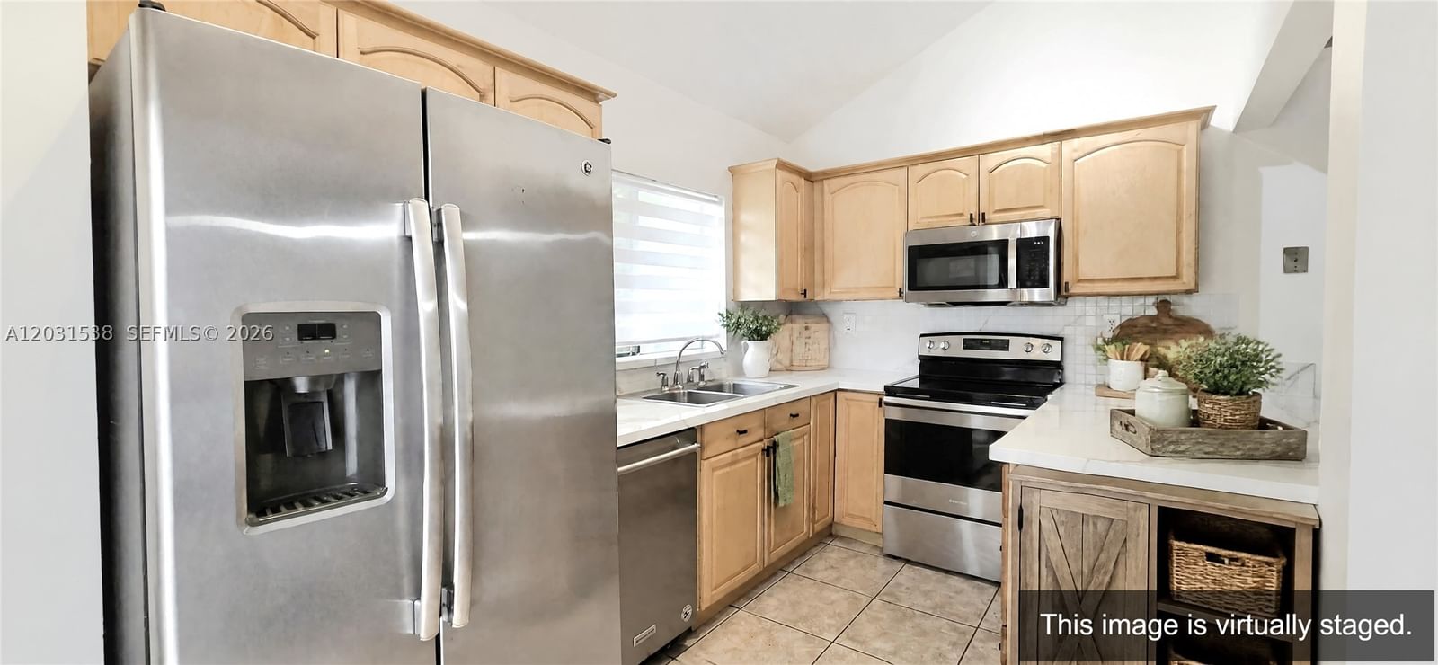 Real estate property located at 608 Commodore Dr, Broward, Lago West Cluster Homes P, Plantation, FL