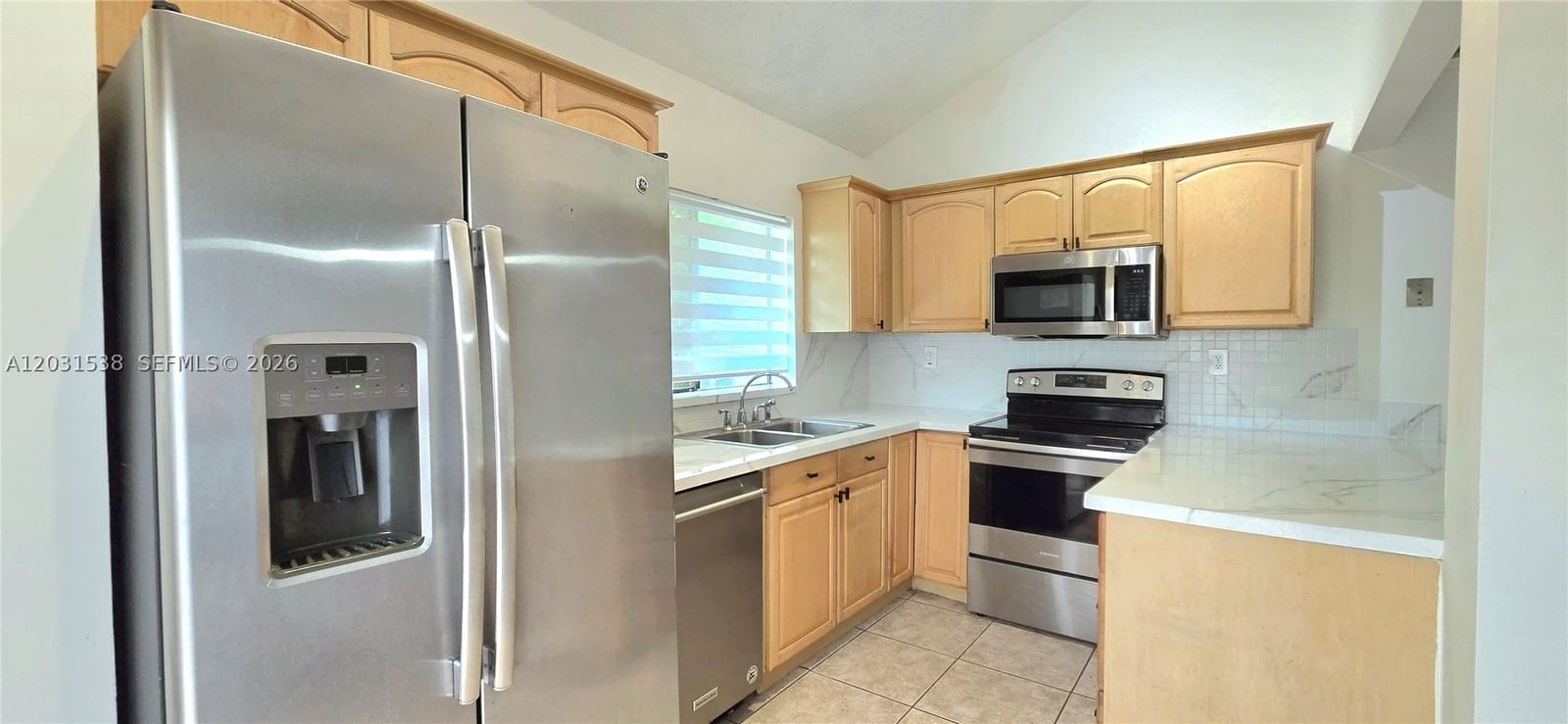 Real estate property located at 608 Commodore Dr, Broward, Lago West Cluster Homes P, Plantation, FL