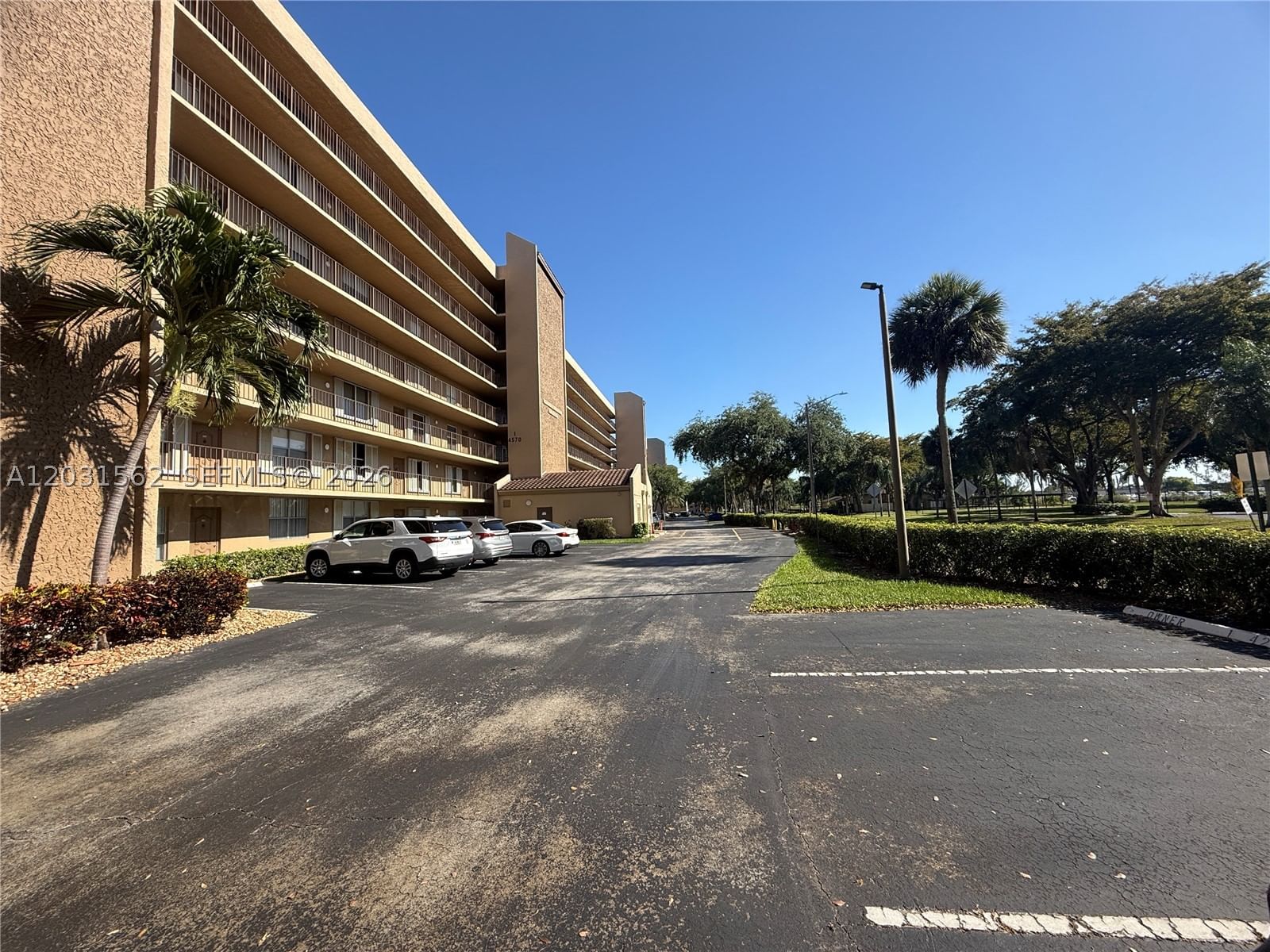 Real estate property located at 4570 18th Ave #506, Broward, Waters Edge Towers Condo, Deerfield Beach, FL