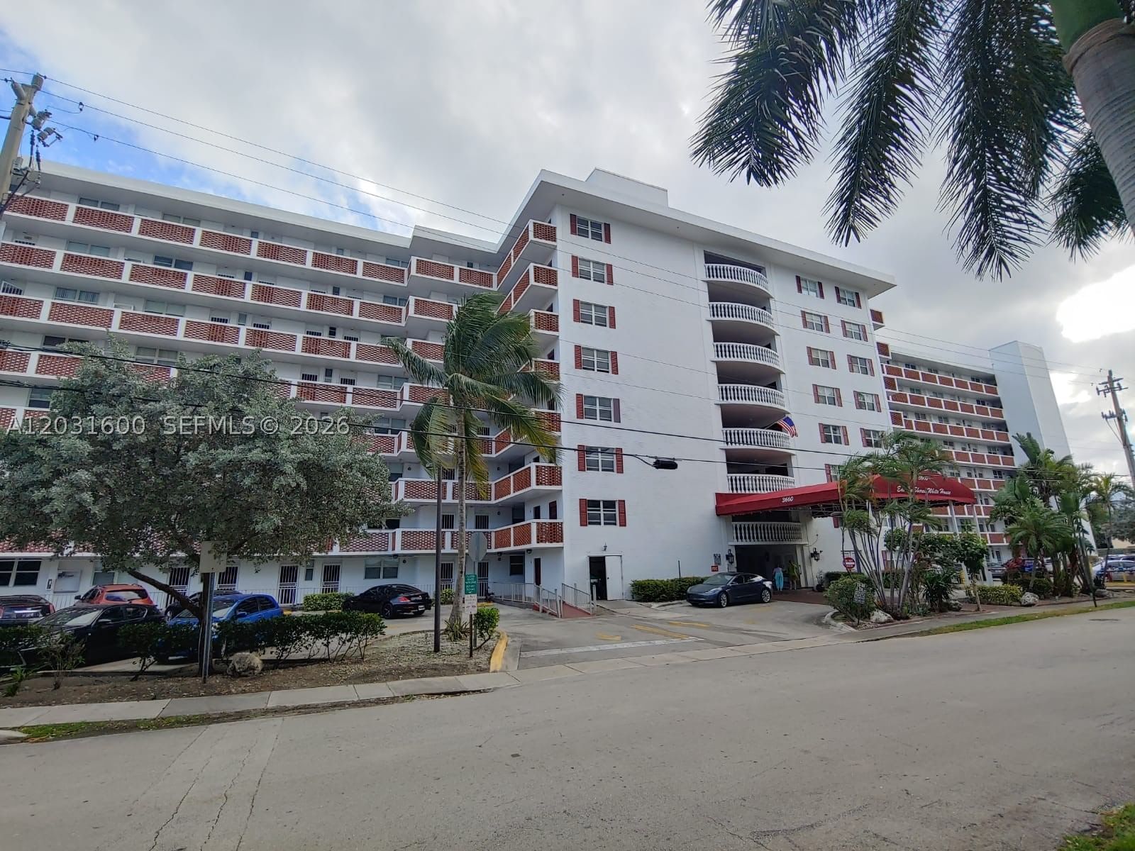 Real estate property located at 3660 166th St #511, Miami-dade, Eastern Shores White Hous, North Miami Beach, FL