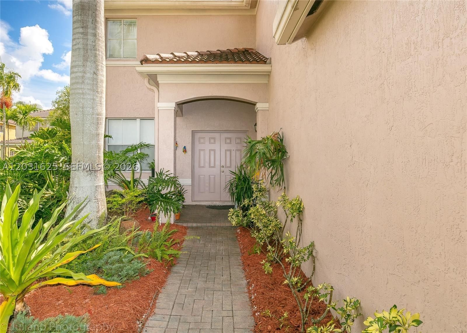 Real estate property located at 1032 Silktree Ln, Broward, Sector 2-parcels 11 27 28, Weston, FL