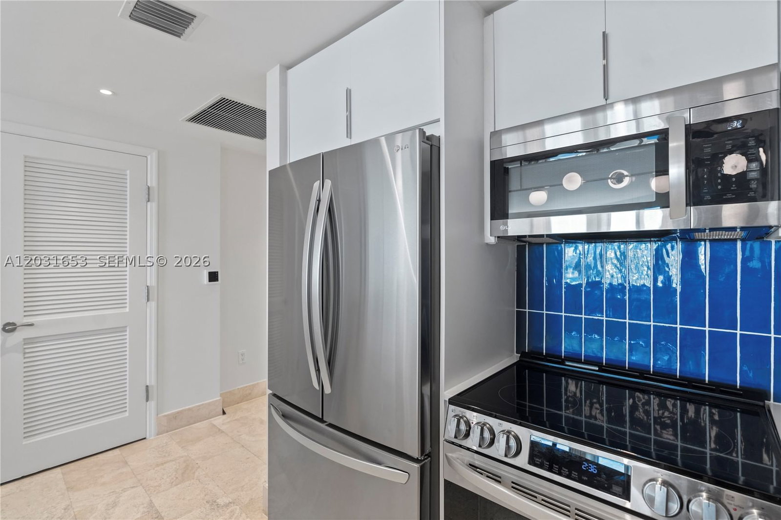 Real estate property located at 4401 COLLINS AV #1206, Miami-dade, Fontainebleau Ii, Miami Beach, FL
