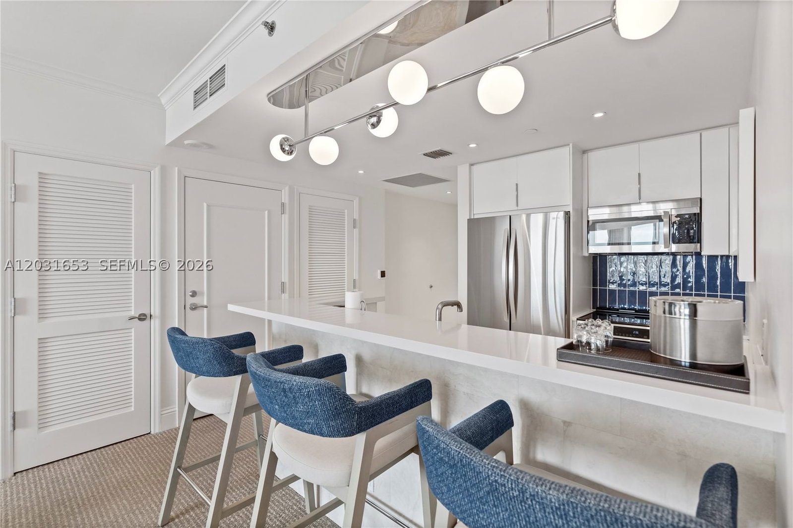 Real estate property located at 4401 COLLINS AV #1206, Miami-dade, Fontainebleau Ii, Miami Beach, FL