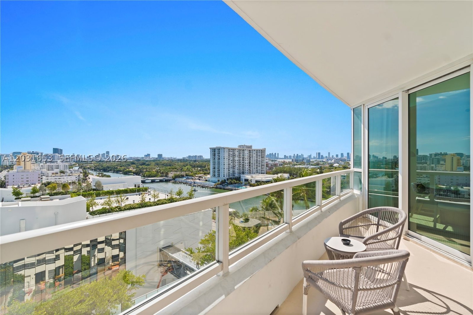 Real estate property located at 4401 COLLINS AV #1206, Miami-dade, Fontainebleau Ii, Miami Beach, FL
