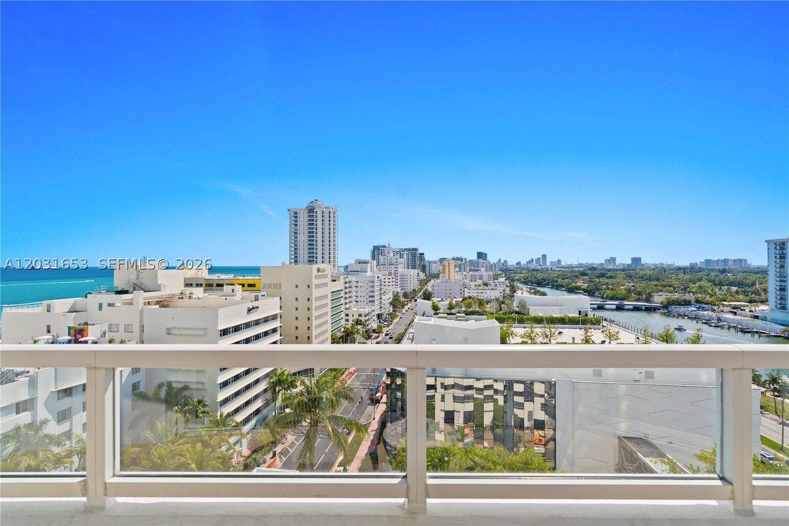 Real estate property located at 4401 COLLINS AV #1206, Miami-dade, Fontainebleau Ii, Miami Beach, FL