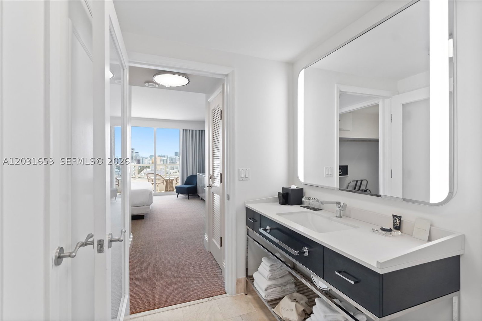 Real estate property located at 4401 COLLINS AV #1206, Miami-dade, Fontainebleau Ii, Miami Beach, FL
