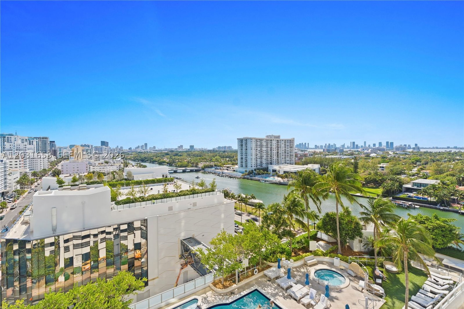 Real estate property located at 4401 COLLINS AV #1206, Miami-dade, Fontainebleau Ii, Miami Beach, FL