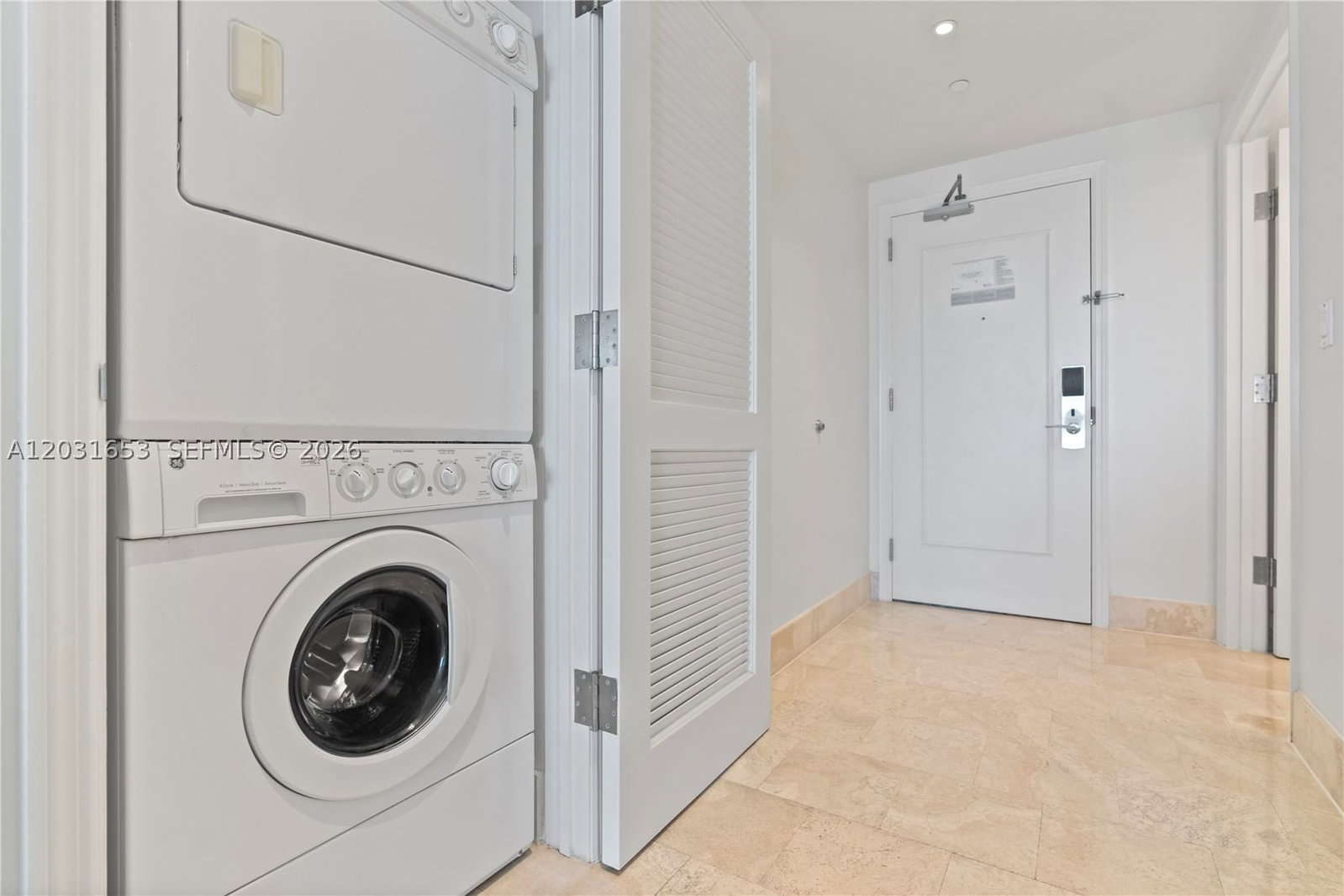 Real estate property located at 4401 COLLINS AV #1206, Miami-dade, Fontainebleau Ii, Miami Beach, FL