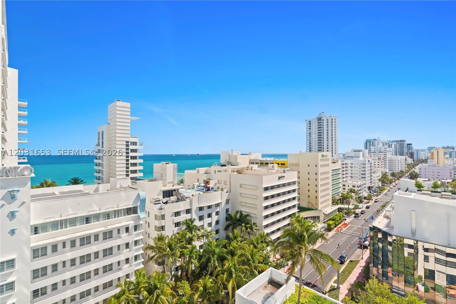 Real estate property located at 4401 COLLINS AV #1206, Miami-dade, Fontainebleau Ii, Miami Beach, FL
