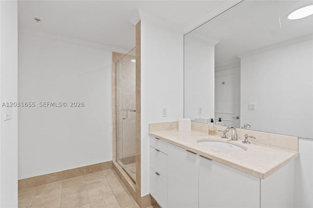 Real estate property located at 3400 27th Ave #207, Miami-dade, Ritz Carlton, Miami, FL