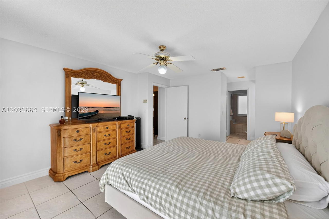 Real estate property located at 11038 148th Pl, Miami-dade, Sunfish At The Hammocks, Miami, FL