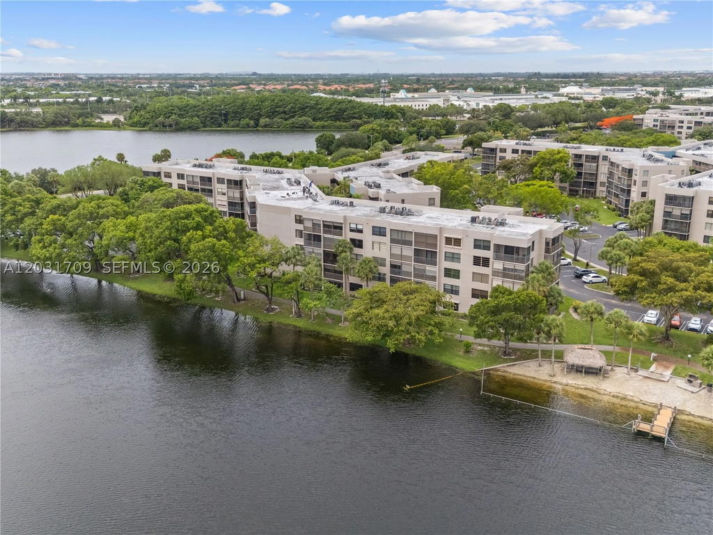 Real estate property located at 901 Colony Point Cir #112, Broward, Colony Point 6 Condo, Pembroke Pines, FL