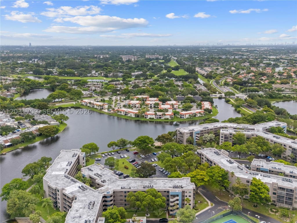 Real estate property located at 901 Colony Point Cir #112, Broward, Colony Point 6 Condo, Pembroke Pines, FL