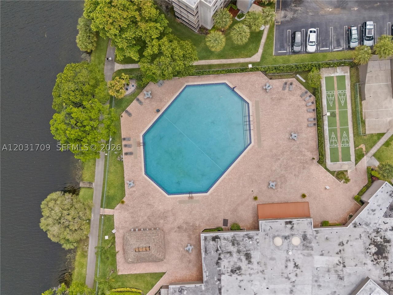 Real estate property located at 901 Colony Point Cir #112, Broward, Colony Point 6 Condo, Pembroke Pines, FL