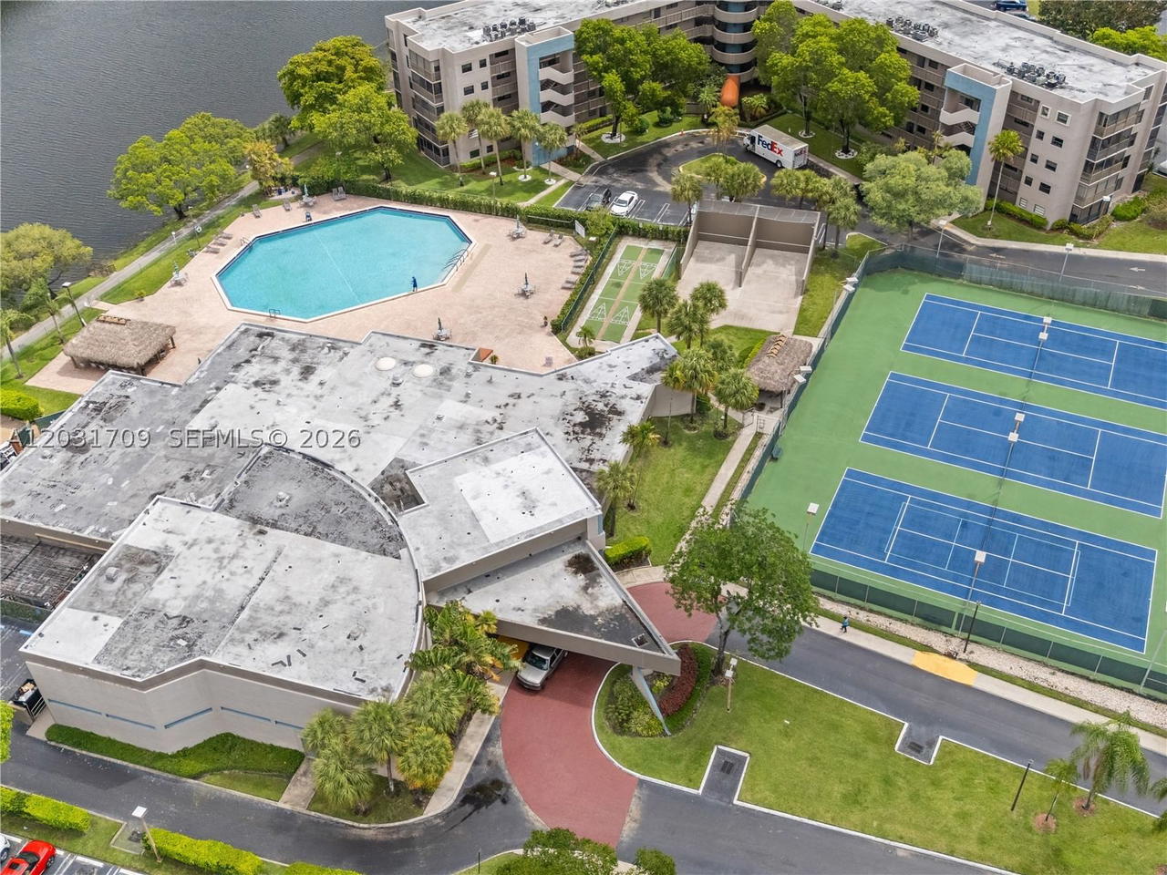 Real estate property located at 901 Colony Point Cir #112, Broward, Colony Point 6 Condo, Pembroke Pines, FL