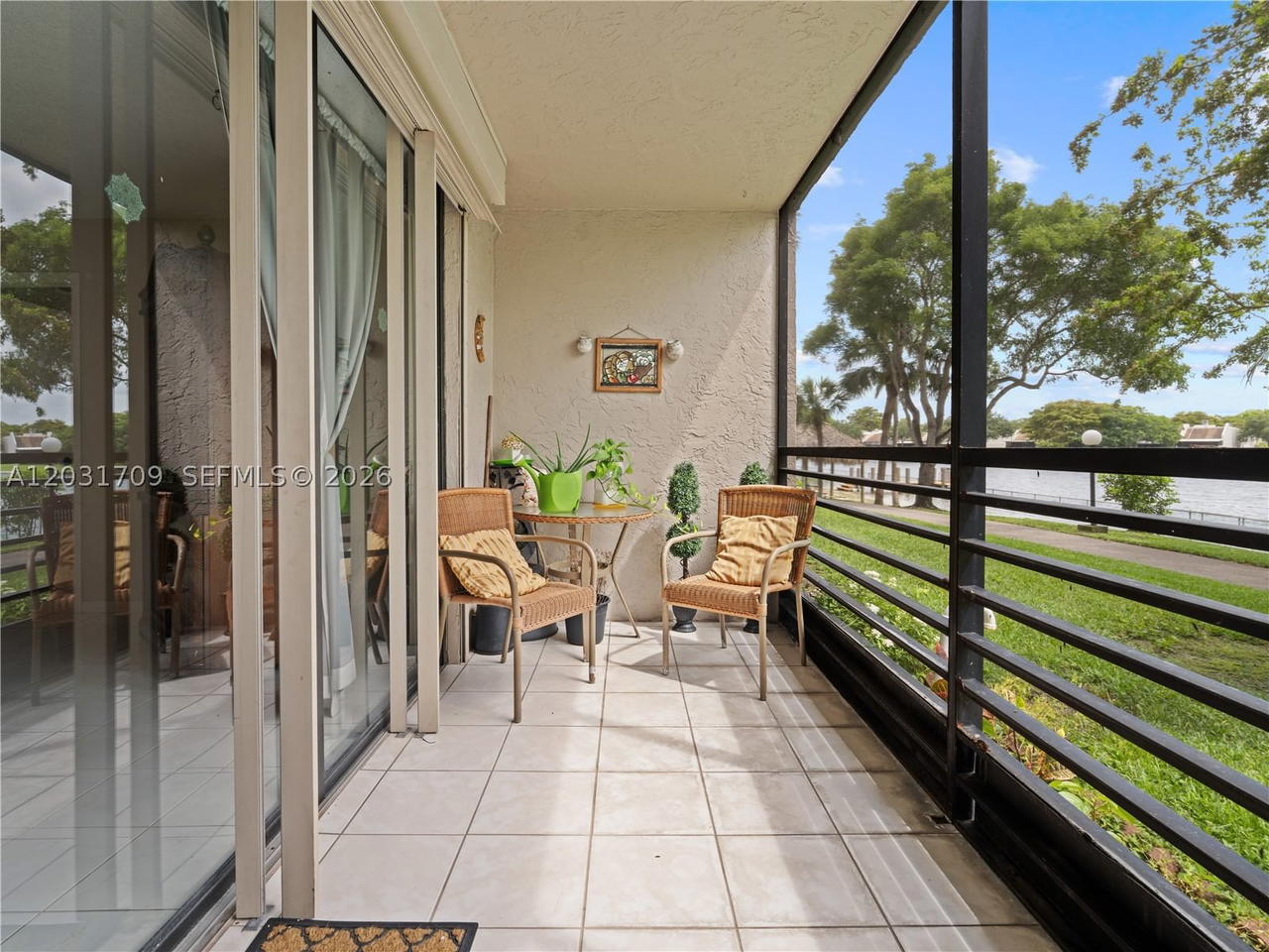 Real estate property located at 901 Colony Point Cir #112, Broward, Colony Point 6 Condo, Pembroke Pines, FL
