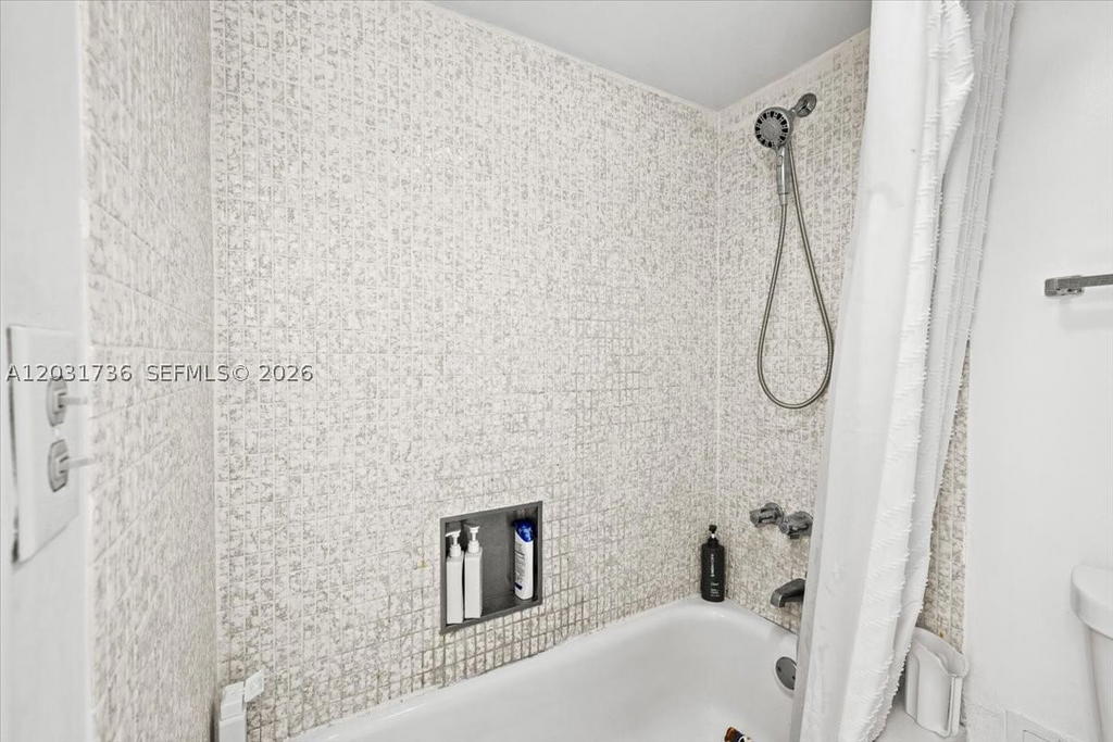 Real estate property located at 3101 Country Club Dr #209, Miami-dade, Second Addition Biscayne, Aventura, FL