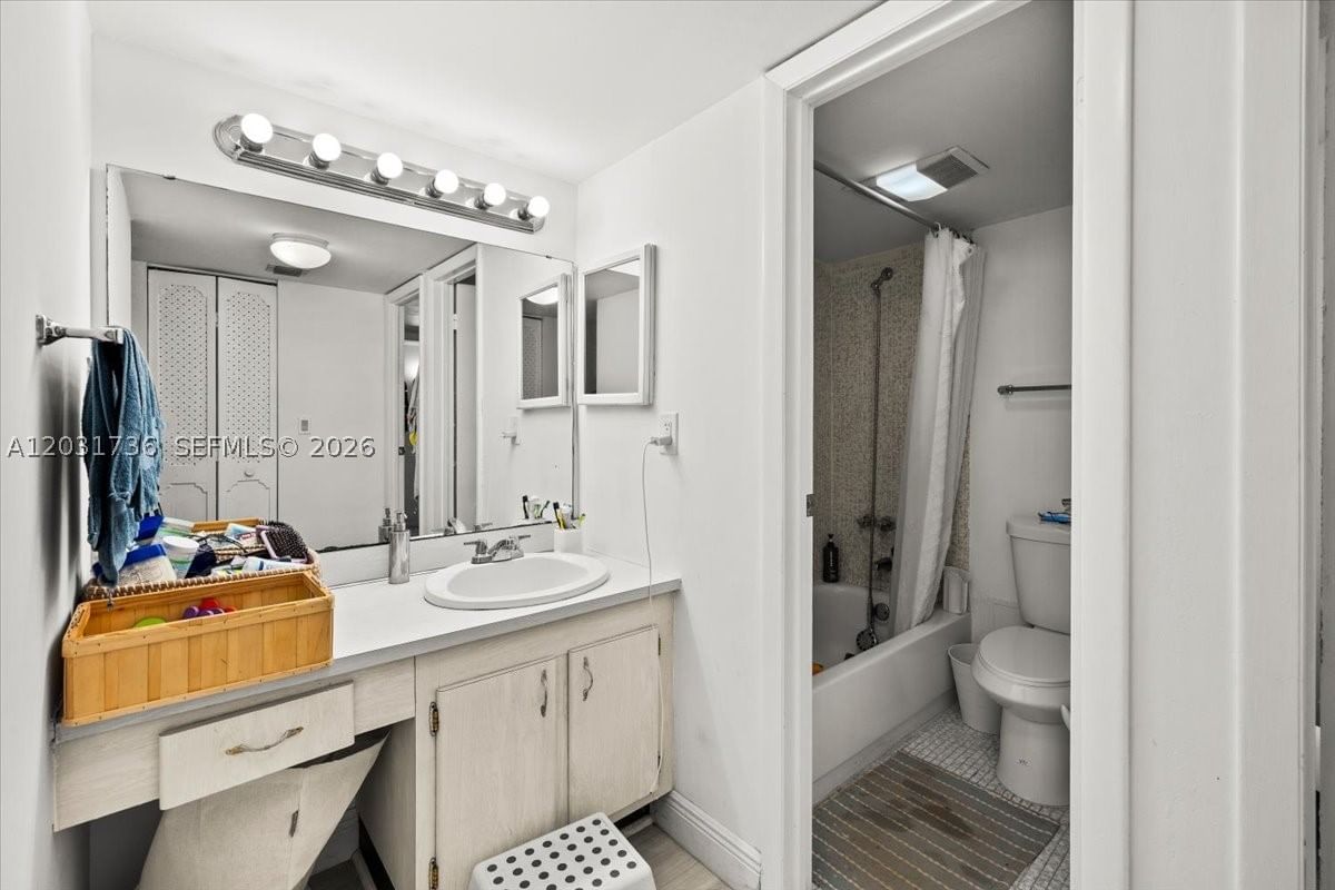 Real estate property located at 3101 Country Club Dr #209, Miami-dade, Second Addition Biscayne, Aventura, FL