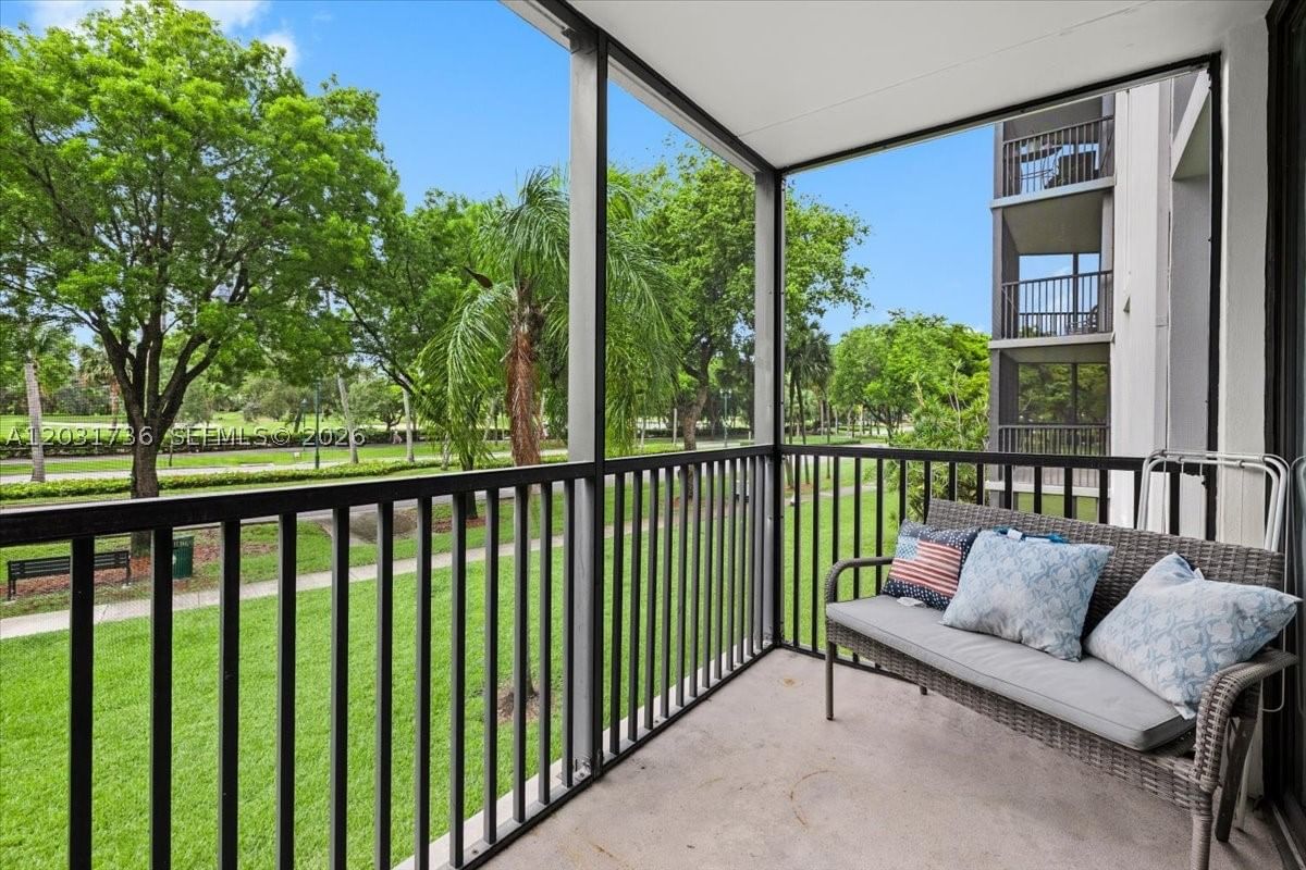 Real estate property located at 3101 Country Club Dr #209, Miami-dade, Second Addition Biscayne, Aventura, FL