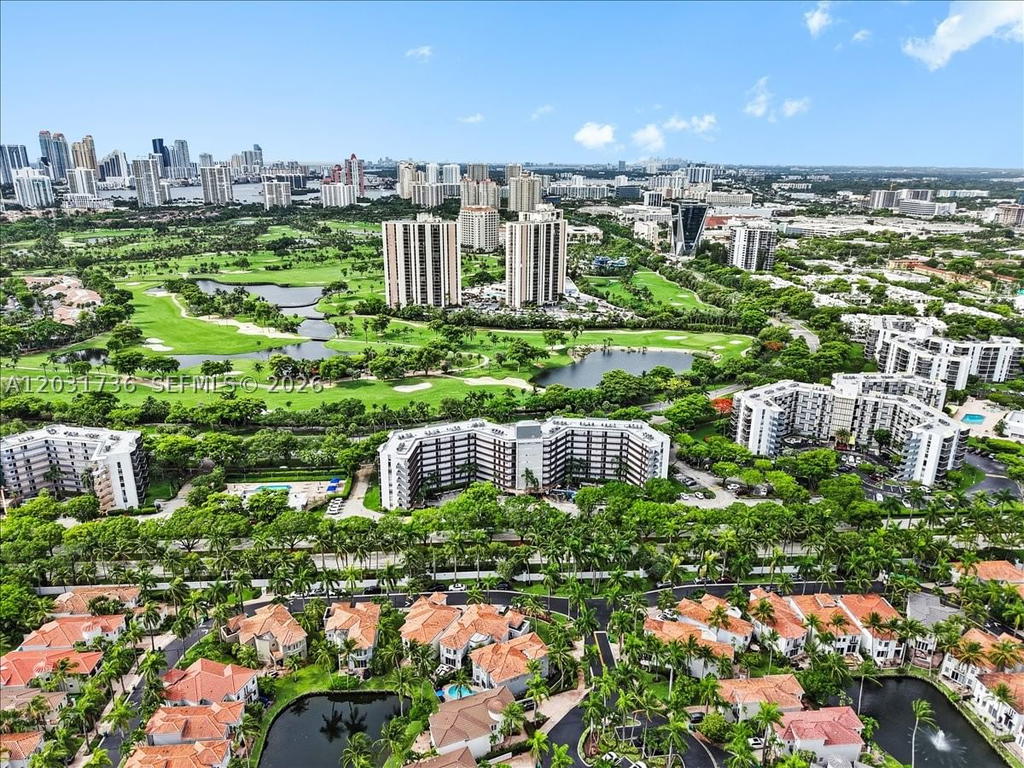 Real estate property located at 3101 Country Club Dr #209, Miami-dade, Second Addition Biscayne, Aventura, FL