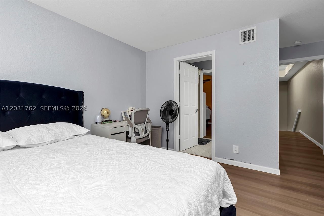 Real estate property located at 3892 Tree Top Dr, Broward, Sector 8 9 & 10 Plat(blks, Weston, FL