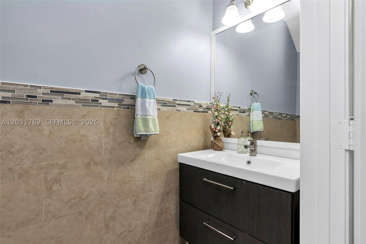 Real estate property located at 3892 Tree Top Dr, Broward, Sector 8 9 & 10 Plat(blks, Weston, FL