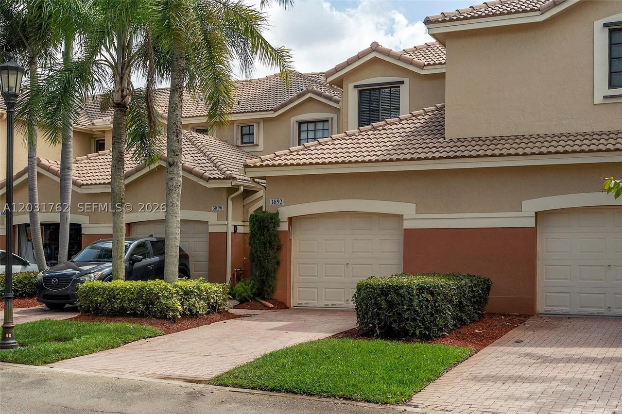 Real estate property located at 3892 Tree Top Dr, Broward, Sector 8 9 & 10 Plat(blks, Weston, FL