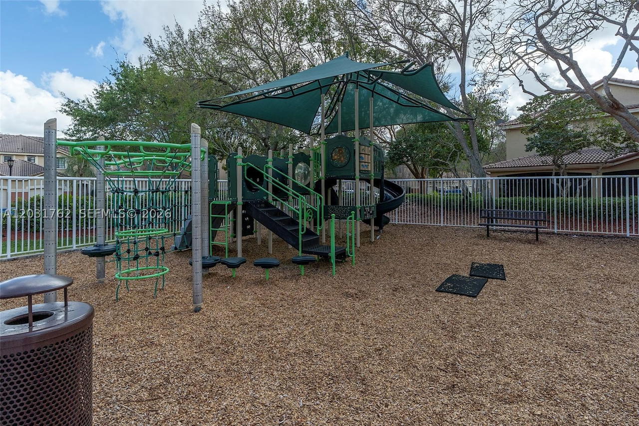 Real estate property located at 3892 Tree Top Dr, Broward, Sector 8 9 & 10 Plat(blks, Weston, FL