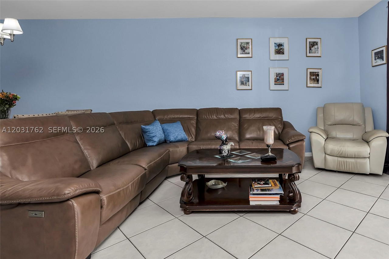 Real estate property located at 3892 Tree Top Dr, Broward, Sector 8 9 & 10 Plat(blks, Weston, FL