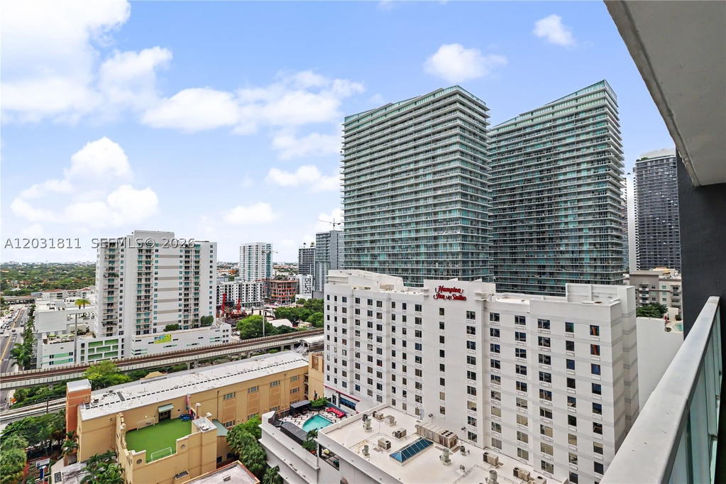 Real estate property located at 1250 Miami Ave #1701, Miami-dade, Vue At Brickell Condo, Miami, FL