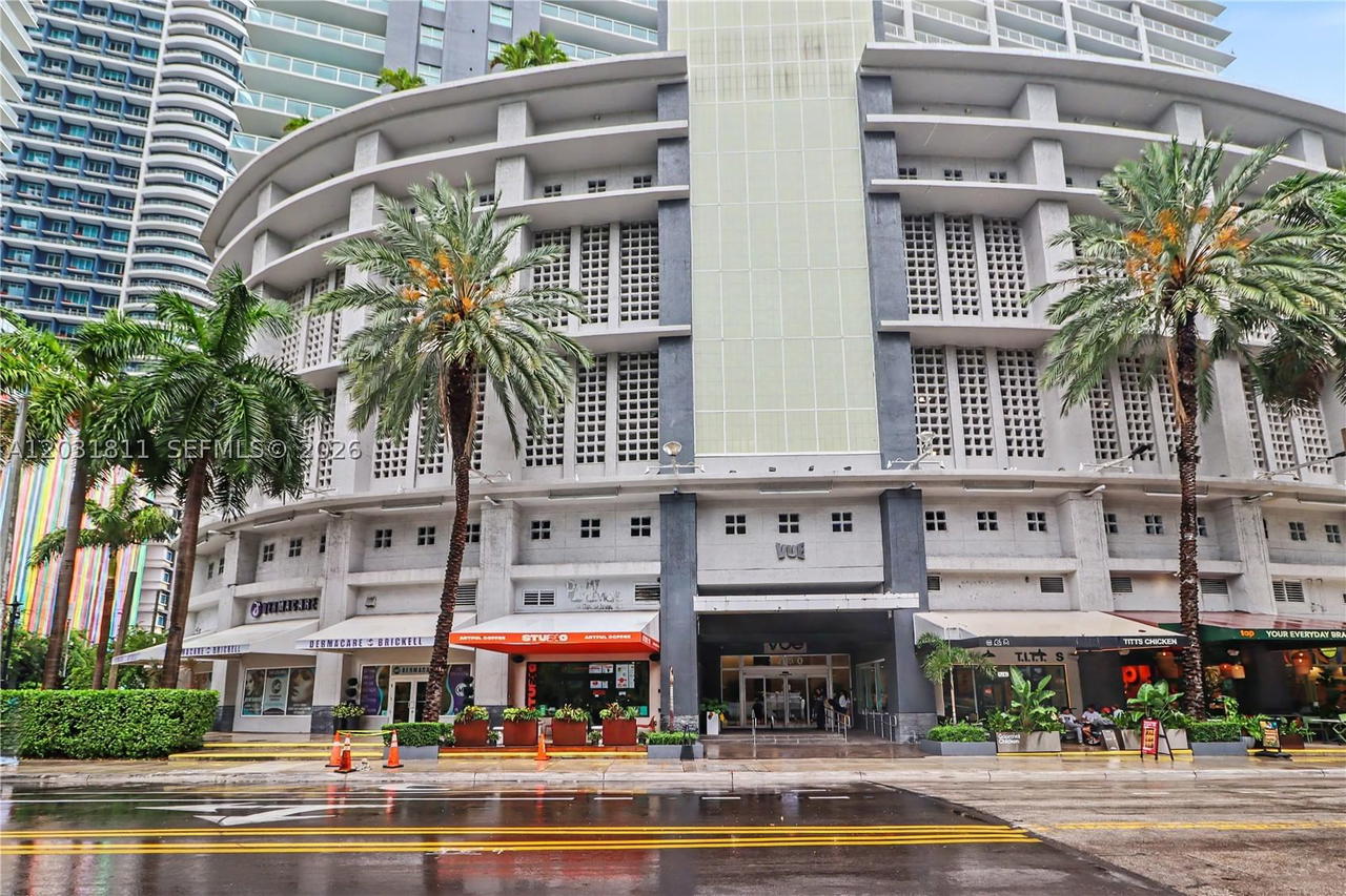 Real estate property located at 1250 Miami Ave #1701, Miami-dade, Vue At Brickell Condo, Miami, FL