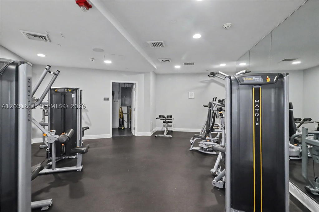 Real estate property located at 1250 Miami Ave #1701, Miami-dade, Vue At Brickell Condo, Miami, FL