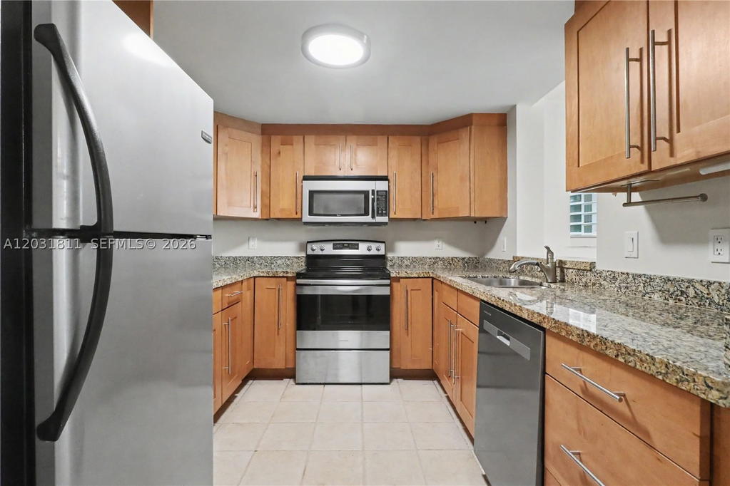 Real estate property located at 1250 Miami Ave #1701, Miami-dade, Vue At Brickell Condo, Miami, FL