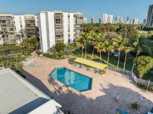 Real estate property located at 20400 Country Club Dr #203, Miami-dade, Biscaya Condo 4, Aventura, FL